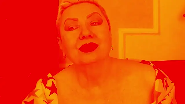 Snapshot of LadyPosh chatting on May 7, 8:25 pm LadyPosh online show from May 7, 8:25 pm