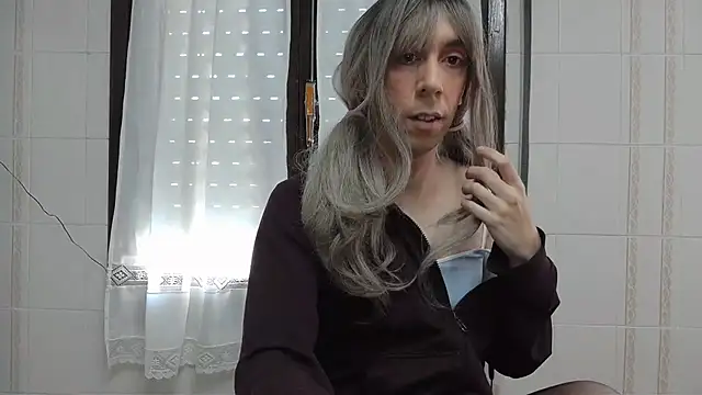 Snapshot of GetHornyHorny chatting on February 7, 10:41 am GetHornyHorny online show from February 7, 10:41 am