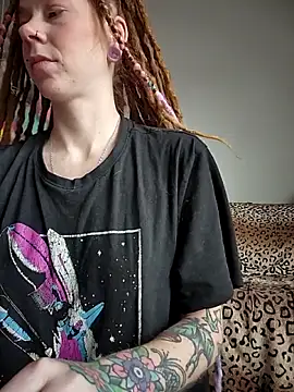 LucidLucy online show from February 9, 3:38 pm