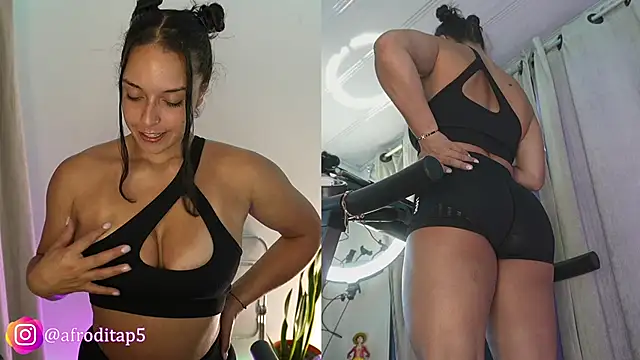 afroditaP  online show from February 25, 5:15 pm