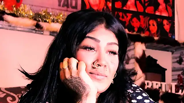 indian dreamgirl online show from December 18, 8:04 pm