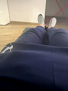 Snapshot of Io1994 chatting on December 16, 1:10 am Io1994 online show from December 16, 1:10 am