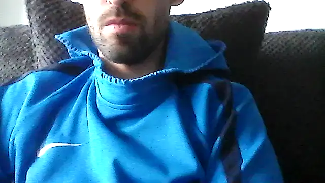 Snapshot of juju156111 chatting on December 4, 10:35 am juju156111 online show from December 4, 10:35 am