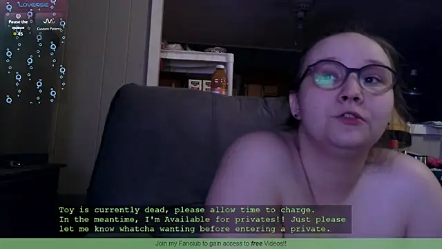 Snapshot of ZeTurtleMaster chatting on March 19, 3:52 am ZeTurtleMaster online show from March 19, 3:52 am