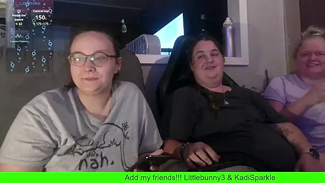 Snapshot of ZeTurtleMaster chatting on September 20, 1:17 am ZeTurtleMaster online show from September 20, 1:17 am