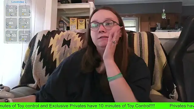 Snapshot of ZeTurtleMaster chatting on October 6, 5:21 pm ZeTurtleMaster online show from October 6, 5:21 pm