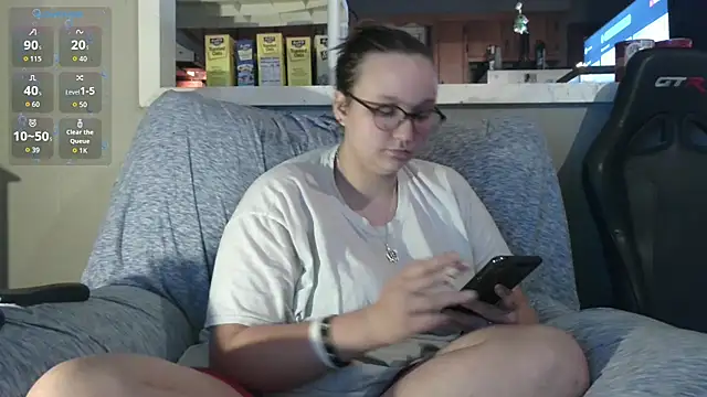 Snapshot of ZeTurtleMaster chatting on October 17, 3:10 am ZeTurtleMaster online show from October 17, 3:10 am