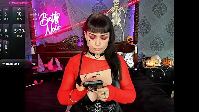 BettyNoir online show from October 31, 10:38 am