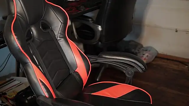 Bubbleliyah online show from December 16, 12:15 am