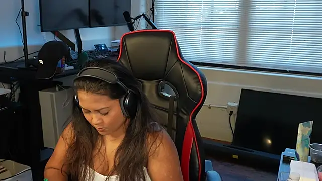 Bubbleliyah online show from February 4, 8:28 pm