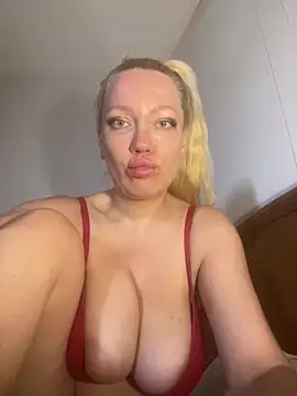 Snapshot of SofiaJoy chatting on June 28, 7:36 am SofiaJoy online show from June 28, 7:36 am