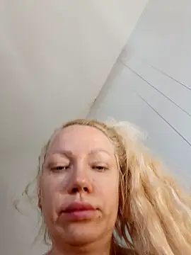 Snapshot of SofiaJoy chatting on July 26, 8:10 am SofiaJoy online show from July 26, 8:10 am