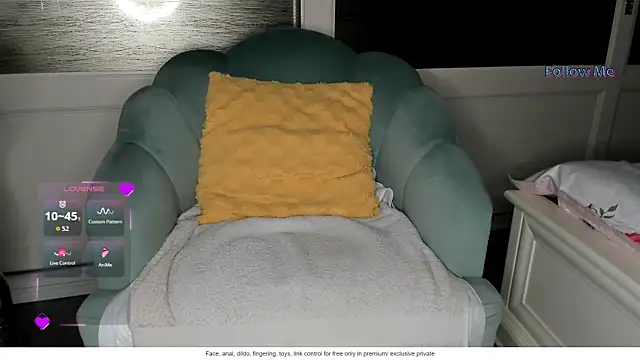 Snapshot of bigkiss4u_carla chatting on July 20, 12:18 pm bigkiss4u carla online show from July 20, 12:18 pm