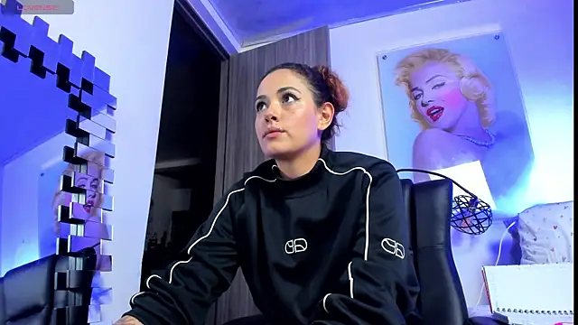 KimberlySaen online show from January 13, 11:54 pm