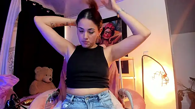 Snapshot of KimberlySaen chatting on July 16, 10:27 pm KimberlySaen online show from July 16, 10:27 pm