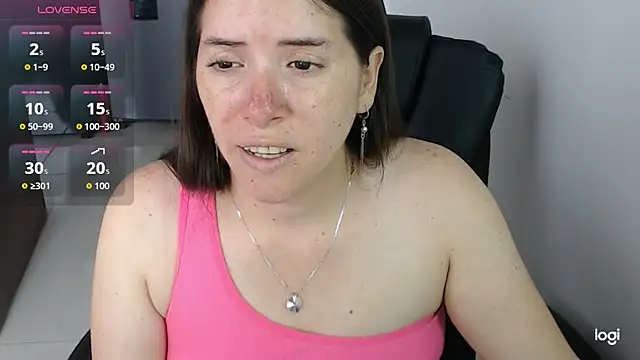 Snapshot of spicey_latina chatting on June 2, 4:20 pm spicey latina online show from June 2, 4:20 pm