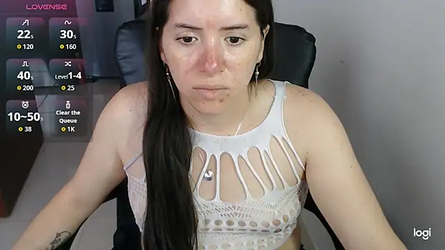 Snapshot of spicey_latina chatting on June 11, 6:17 pm spicey latina online show from June 11, 6:17 pm
