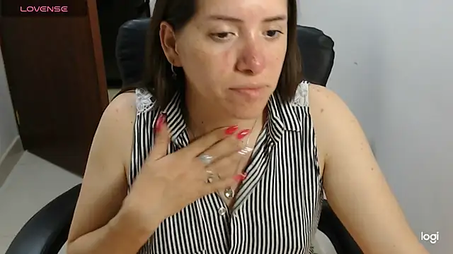 Snapshot of spicey_latina chatting on July 20, 11:29 pm spicey latina online show from July 20, 11:29 pm