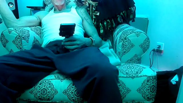 Snapshot of justinewe69 chatting on January 31, 11:36 pm justinewe69 online show from January 31, 11:36 pm