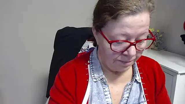 Adelewildx online show from February 20, 4:50 am