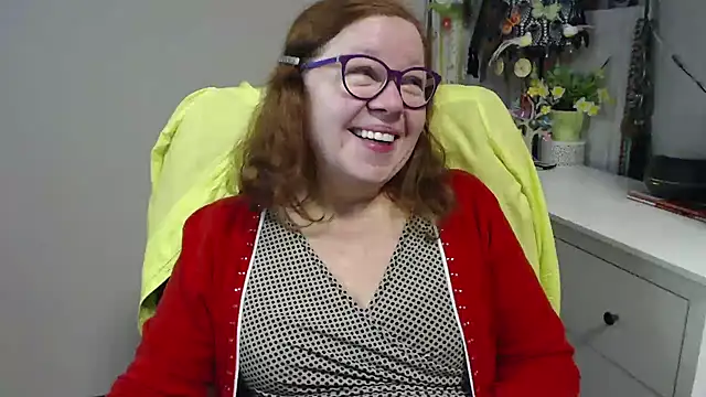 Adelewildx online show from December 4, 4:22 am