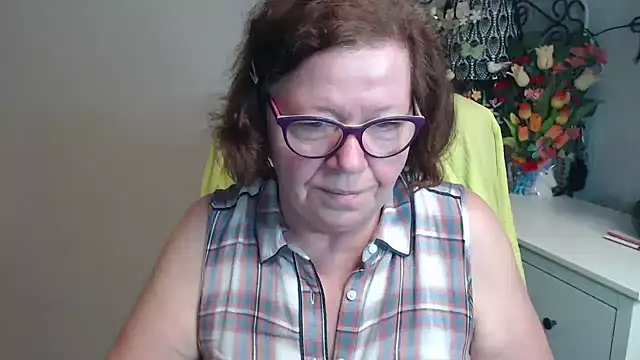 Adelewildx online show from May 5, 2:52 am