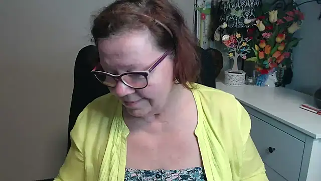 Adelewildx online show from May 6, 3:24 am