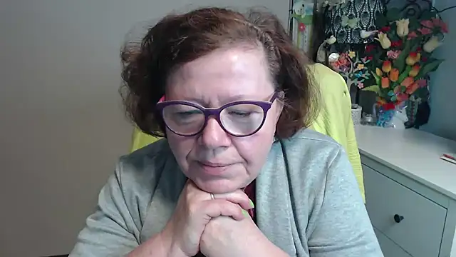 Adelewildx online show from May 7, 2:50 am