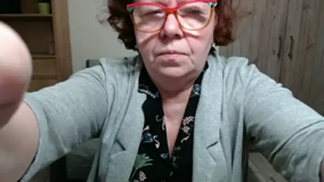 Adelewildx online show from May 8, 7:30 pm