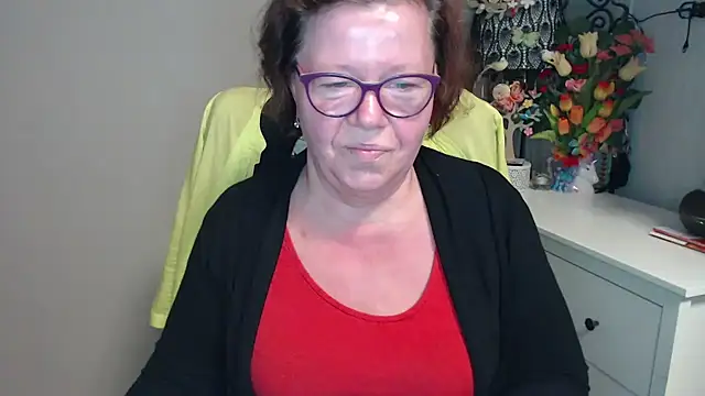 Adelewildx online show from May 11, 3:23 am