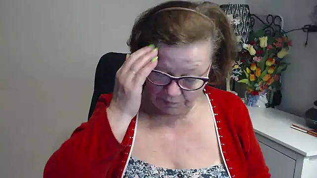 Adelewildx online show from May 13, 3:37 am