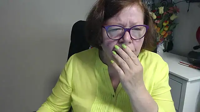 Adelewildx online show from May 14, 3:57 am