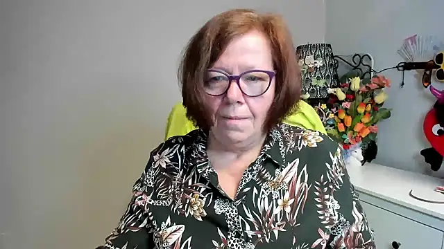 Adelewildx online show from May 19, 3:46 am