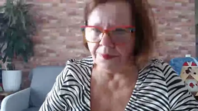 Adelewildx online show from June 13, 10:57 am