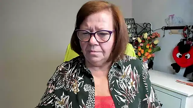Adelewildx online show from June 17, 3:42 am
