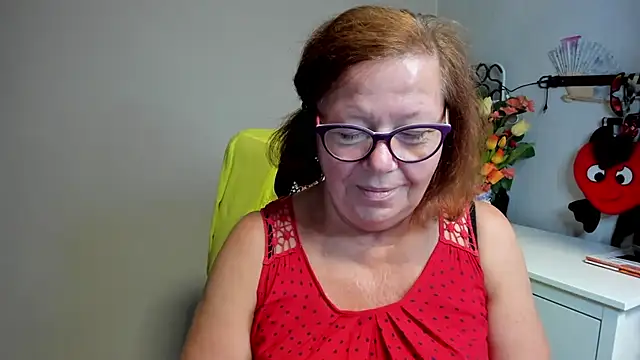 Adelewildx online show from June 26, 1:54 am