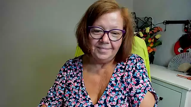 Adelewildx online show from July 2, 2:00 am