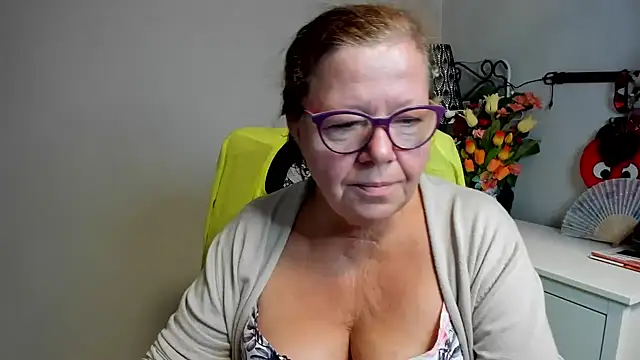 Adelewildx online show from July 3, 2:29 am