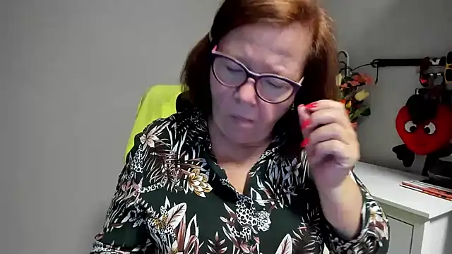 Adelewildx online show from July 21, 3:42 am