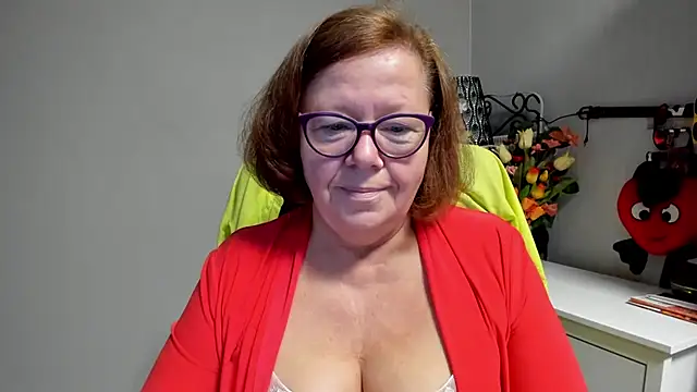 Adelewildx online show from July 28, 3:57 am