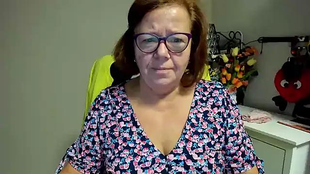 Adelewildx online show from July 29, 3:26 am