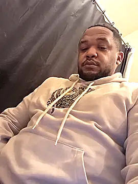 Snapshot of Oakcliffjacker chatting on October 31, 11:22 am Oakcliffjacker online show from October 31, 11:22 am