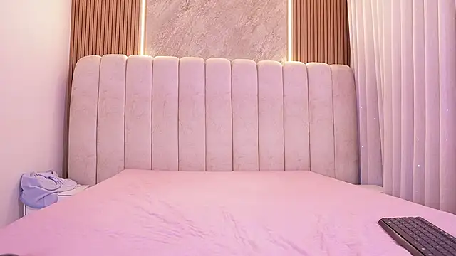 emyli sw  online show from February 28, 3:07 am