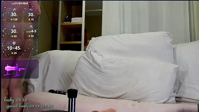 Snapshot of nikitasunrise chatting on January 18, 10:06 pm nikitasunrise online show from January 18, 10:06 pm