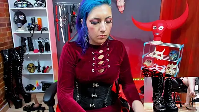 Snapshot of Mistress_Yelena chatting on May 22, 9:20 pm Mistress Yelena online show from May 22, 9:20 pm