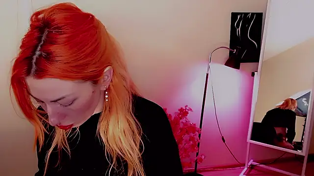 Snapshot of AnnieGOld_ chatting on December 7, 10:39 pm AnnieGOld online show from December 7, 10:39 pm