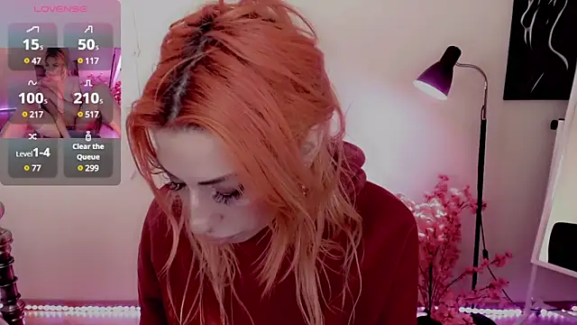 Snapshot of AnnieGOld_ chatting on December 14, 12:44 am AnnieGOld online show from December 14, 12:44 am