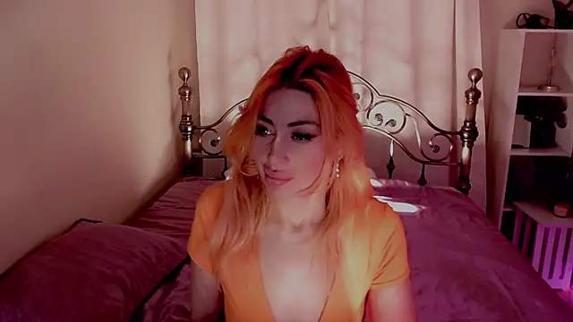 Snapshot of AnnieGOld_ chatting on December 23, 3:29 am AnnieGOld online show from December 23, 3:29 am