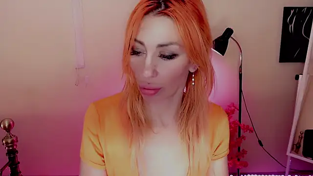 Snapshot of AnnieGOld_ chatting on December 27, 10:26 pm AnnieGOld online show from December 27, 10:26 pm