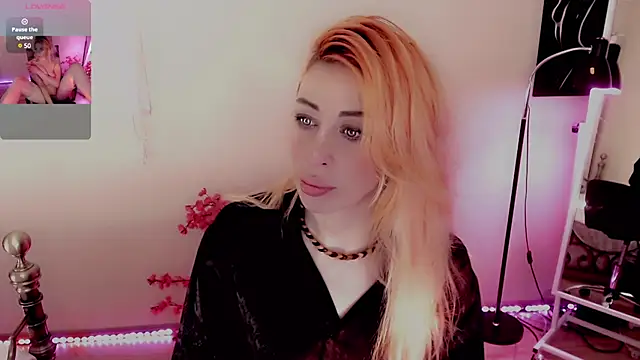 Snapshot of AnnieGOld_ chatting on January 5, 7:28 pm AnnieGOld online show from January 5, 7:28 pm